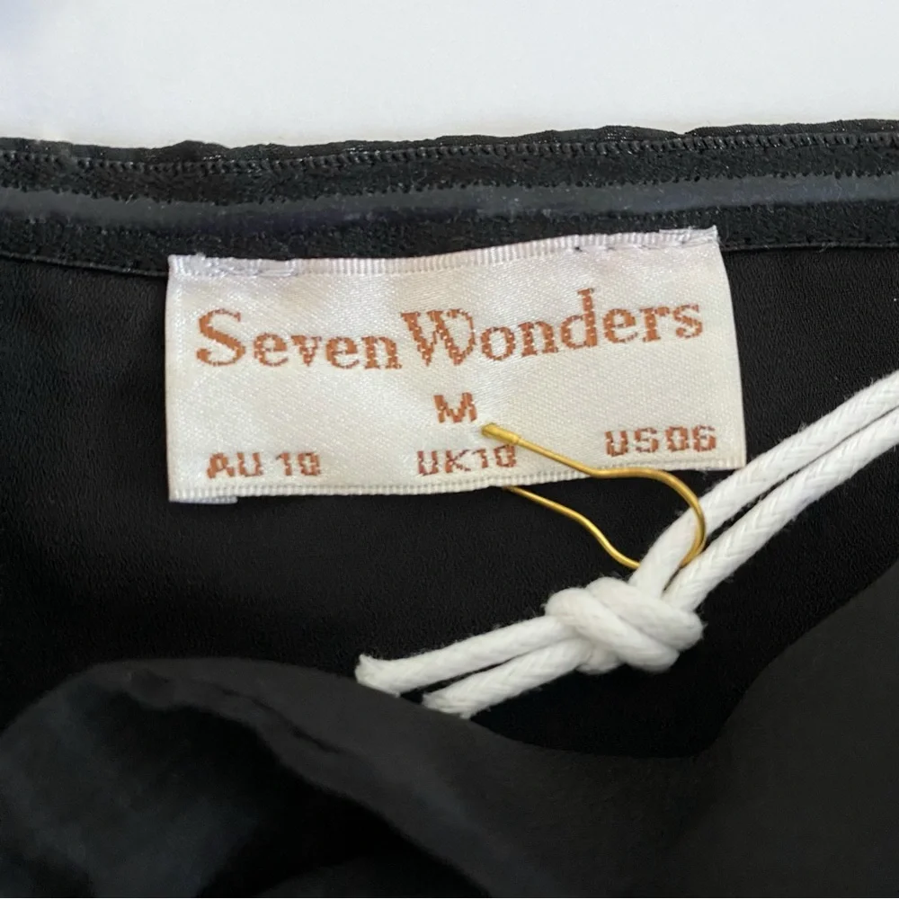 SEVEN WONDERS BLACK MARBELLA SINGLE STRAP FRONT KNOT CROP TOP - Picture 5 of 9